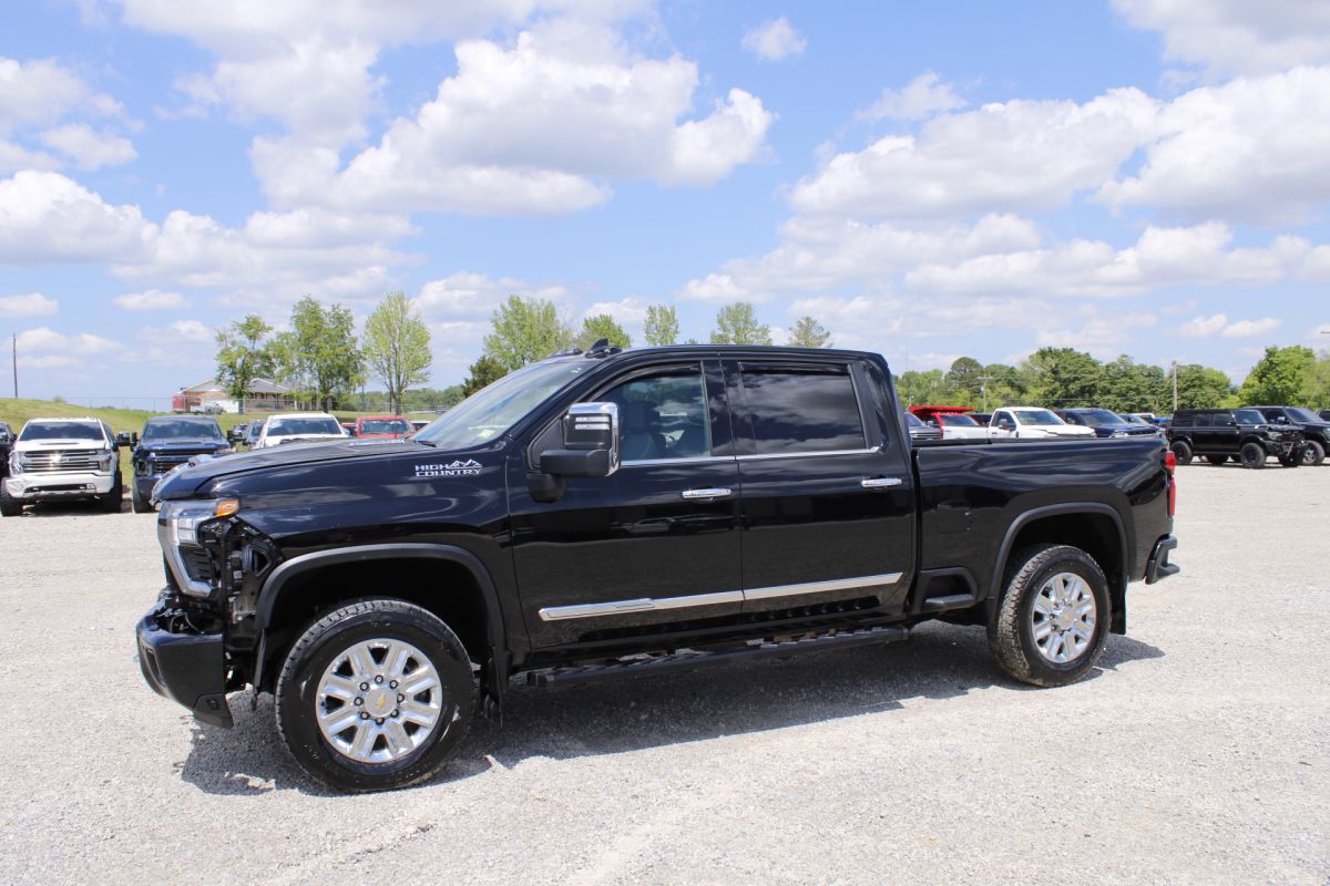 2024 Chevrolet Silverado 2500HD High Country 4X4 - LOW MILES — photo 1 of 18