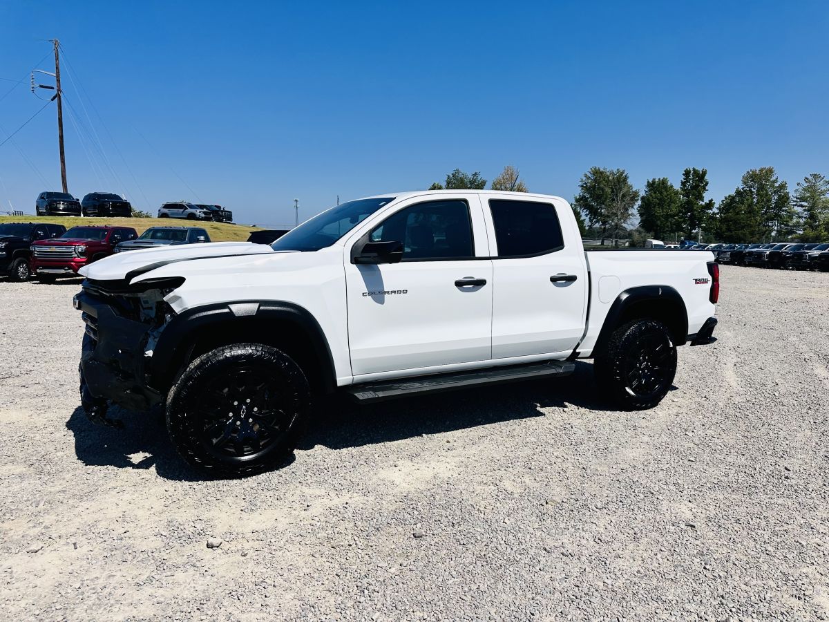 2026 Chevrolet Colorado Trail Boss 4X4 — photo 1 of 16