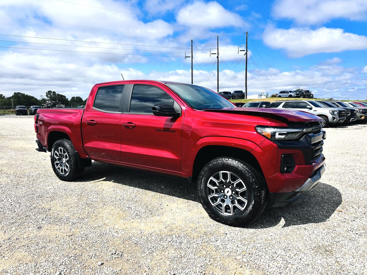 2024 Chevrolet Colorado Z71 4X4 — photo 1 of 19