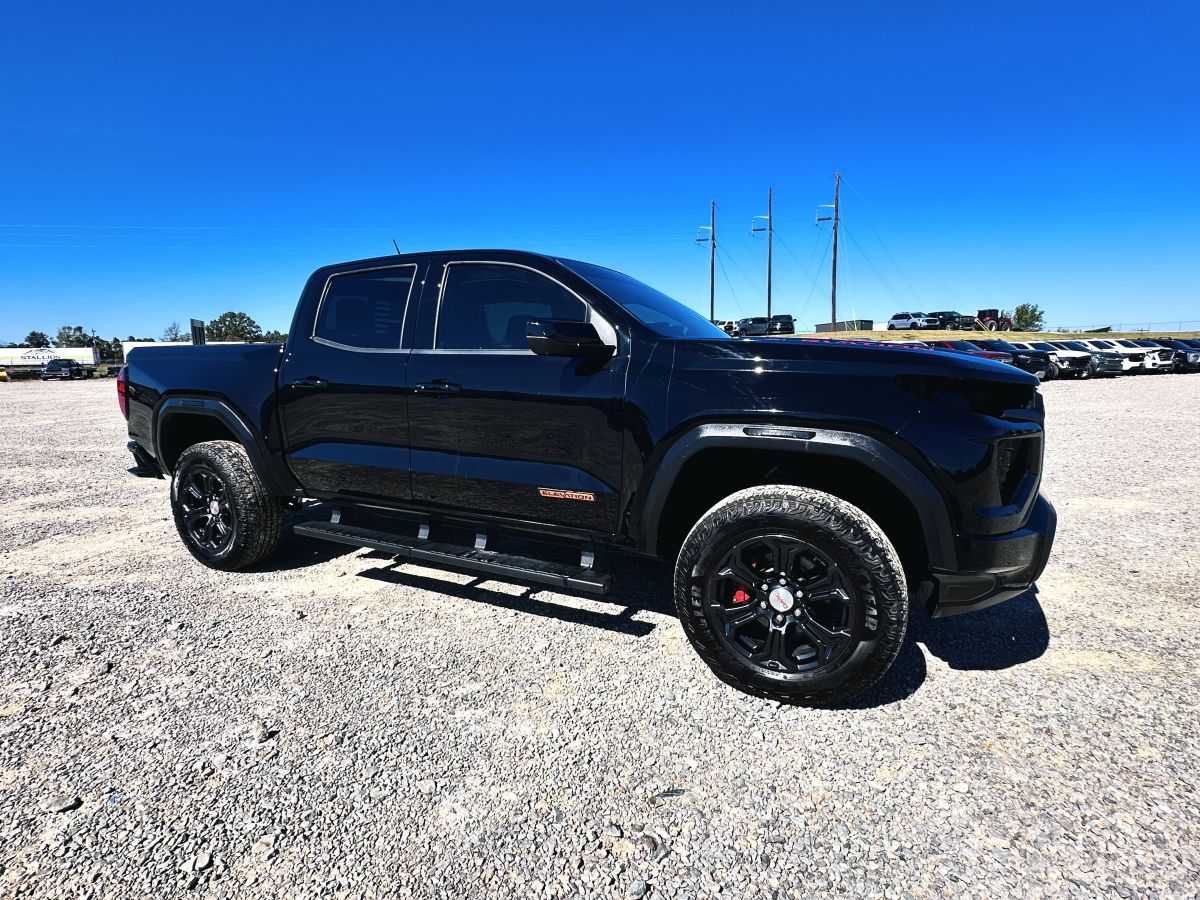 2024 GMC Canyon Elevation 4X4 — photo 1 of 20