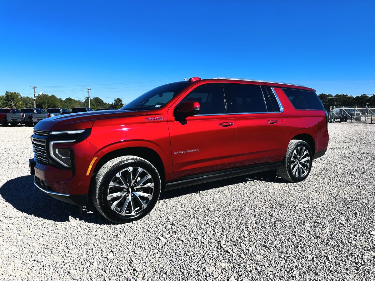 2025 Chevrolet Suburban High Country 4X4 — photo 1 of 21
