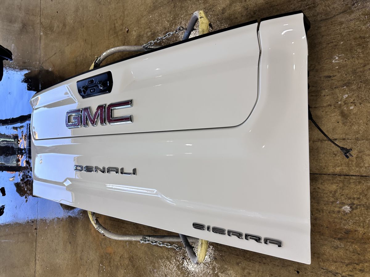 2023 SIERRA 2500HD DENALI MULTI FUNCTION TAILGATE — photo 1 of 2