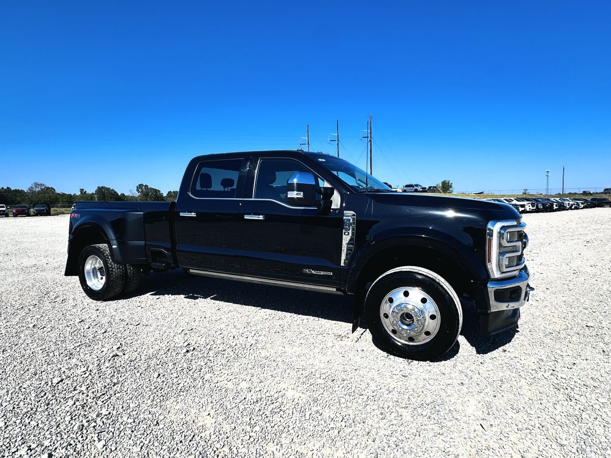 2024 Ford F450 Lariat Ultimate FX4 — photo 1 of 18