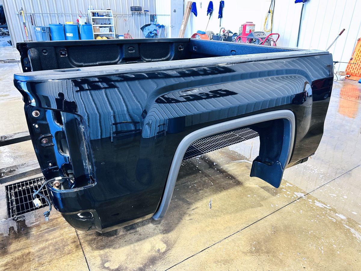 2018 GMC SIERRA 1500 DENALI BED 5'9 — photo 1 of 4