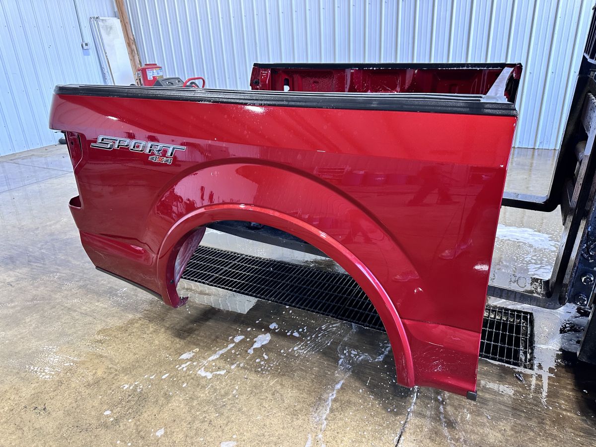 2016 FORD F150 BED. FLOOR DAMAGE — photo 1 of 3