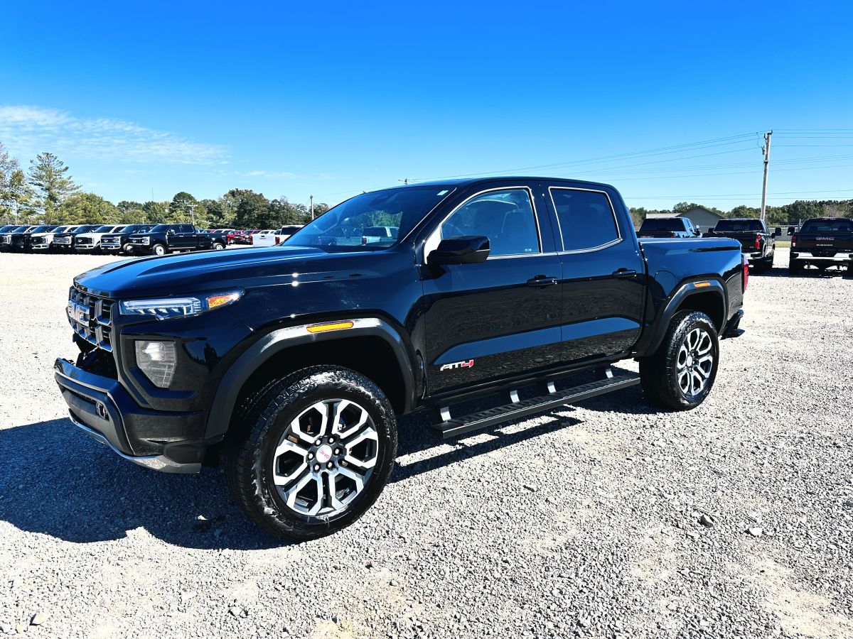 2024 GMC Canyon AT4 — photo 1 of 24