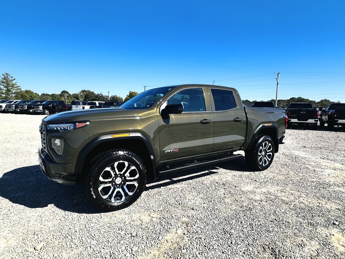 2024 GMC Canyon AT4 - CLEAR TITLE - GOOD AIRBAGS — photo 1 of 19