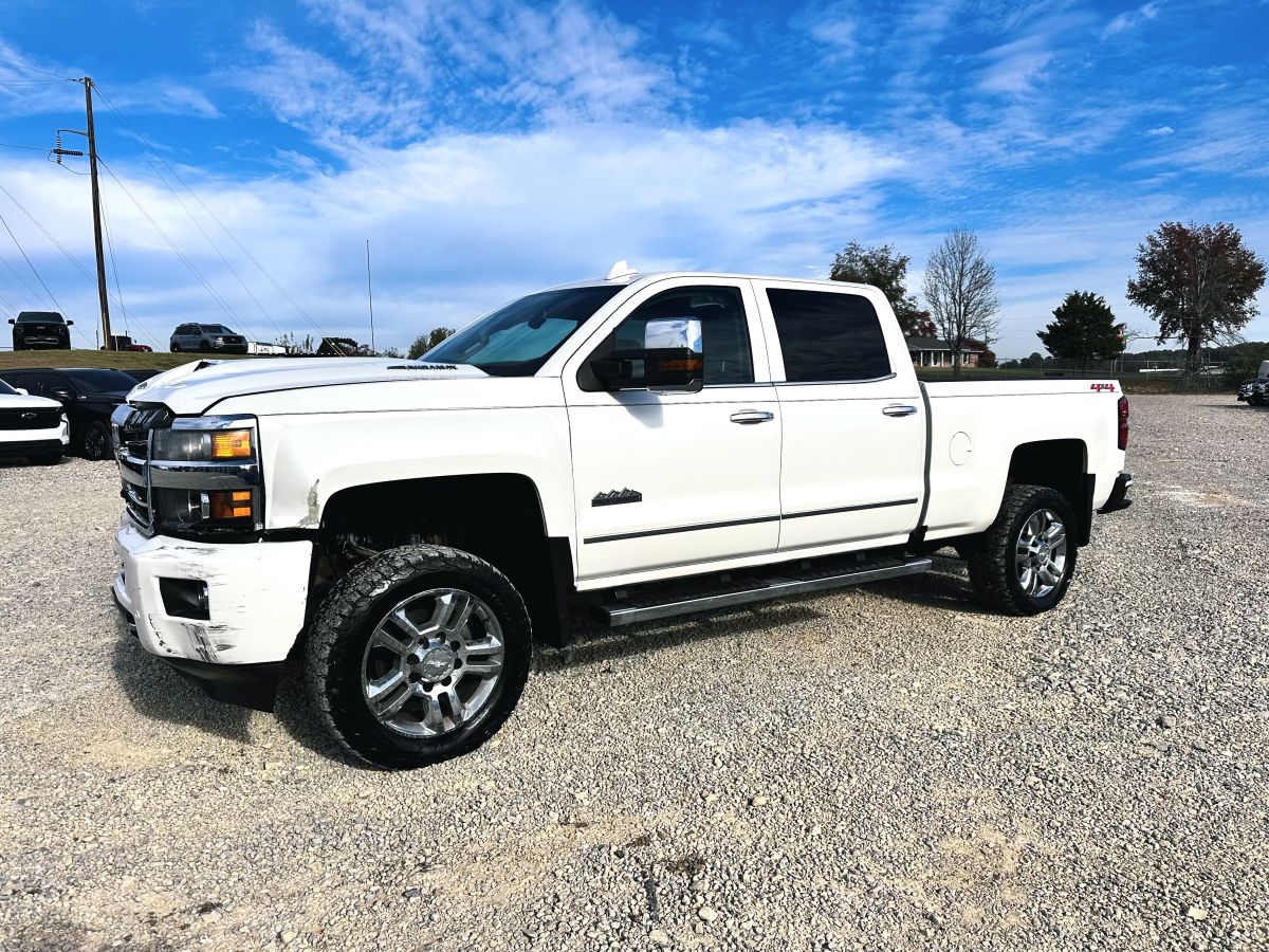 2019 Chevrolet Silverado 2500HD High Country 4X4 — photo 1 of 18