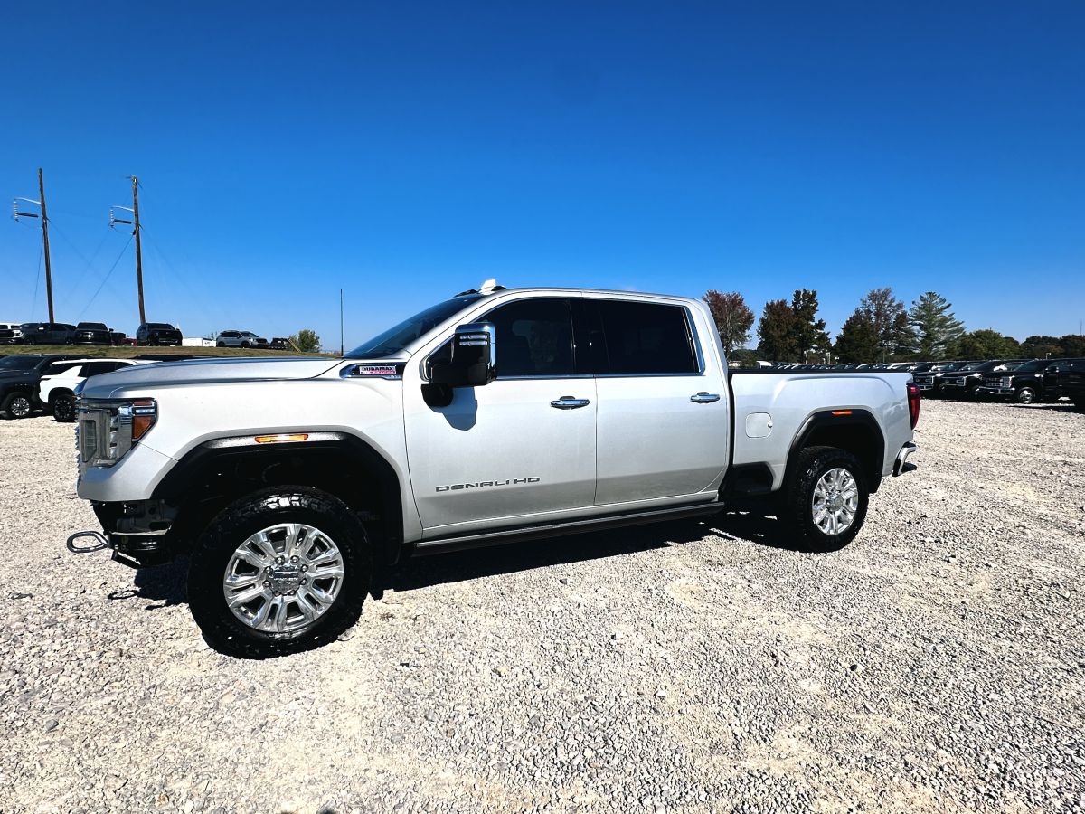 2022 GMC Sierra 2500HD Denali 4X4 - CLEAR TITLE - GOOD AIRBAGS — photo 1 of 20