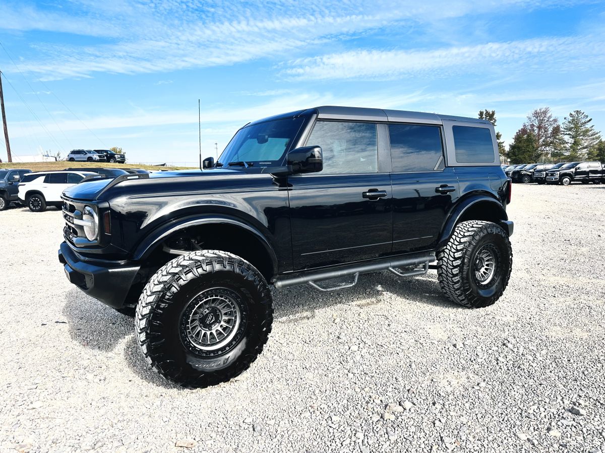 2024 Ford Bronco Outer Banks 4X4 — photo 1 of 18