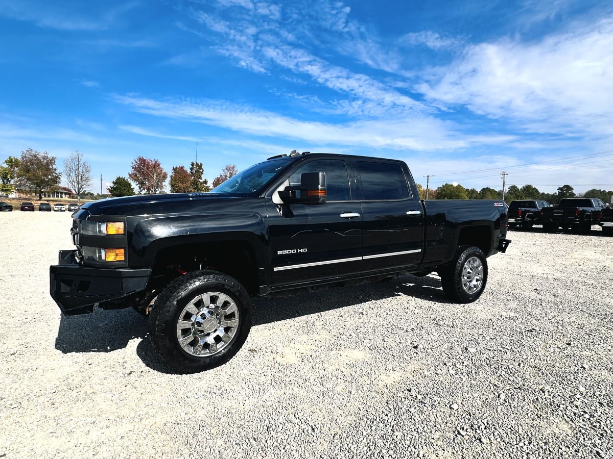 2015 Chevrolet Silverado 2500HD LTZ 4X4 - CLEAR TITLE — photo 1 of 17