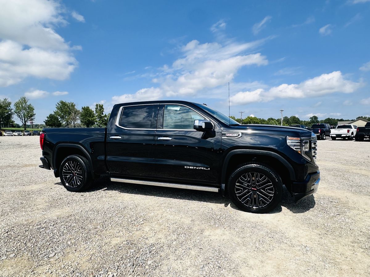 2026 GMC Sierra 1500 Denali Reserve 4X4 — photo 1 of 18