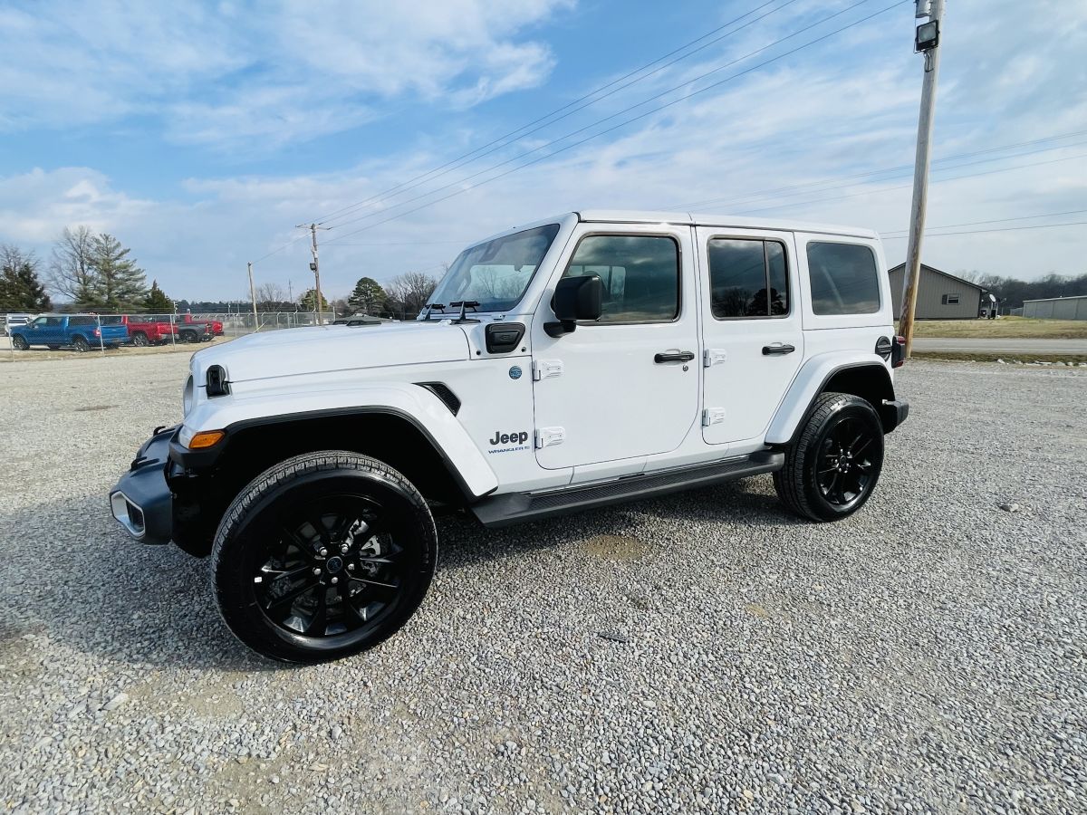 2025 Jeep Wrangler Unlimited Sahara 4XE - CLEAR TITLE — photo 1 of 19