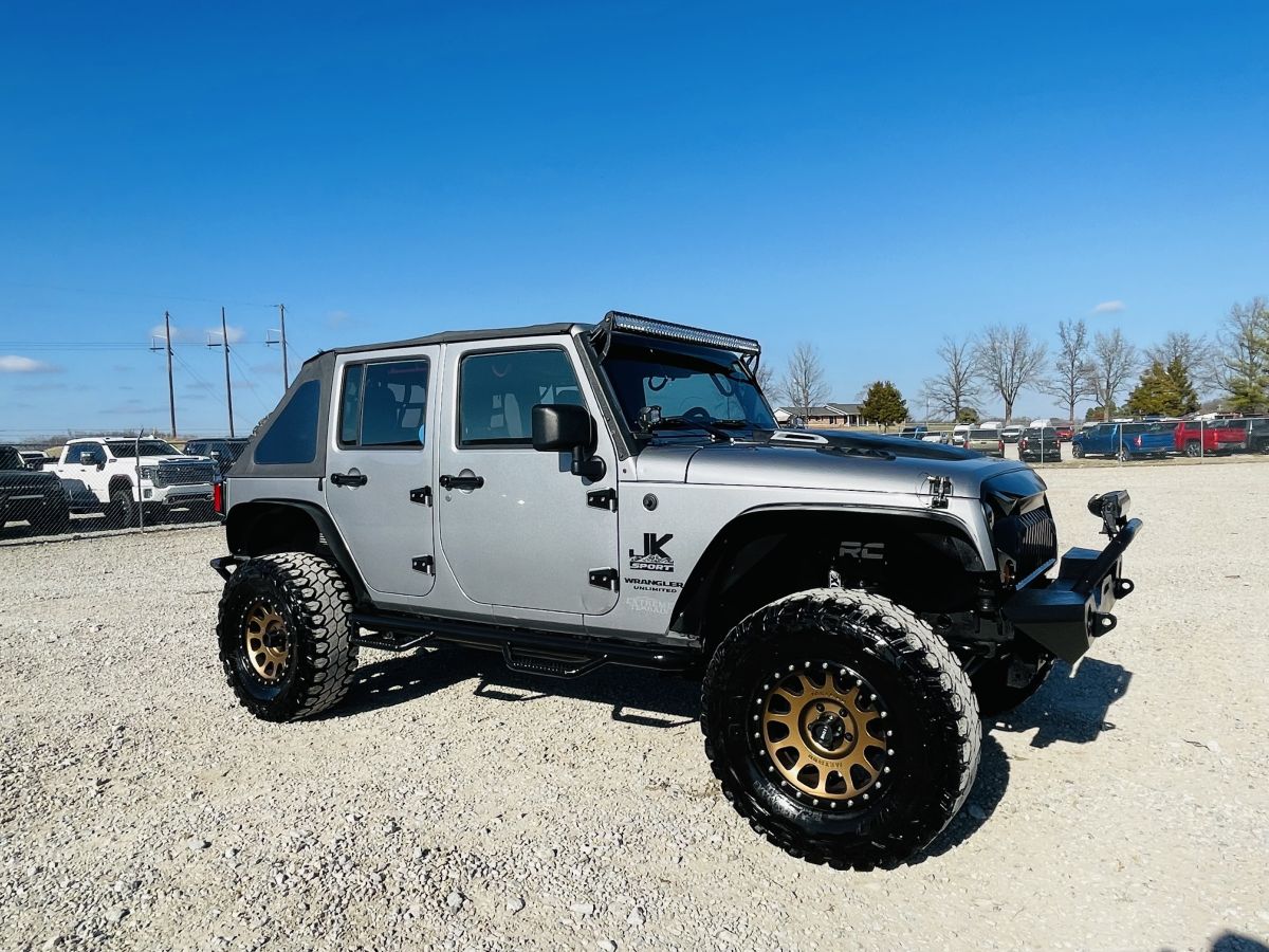2013 Jeep Wrangler Unlimited Sport 4X4 - CLEAR TITLE - READY TO DRIVE — photo 1 of 19