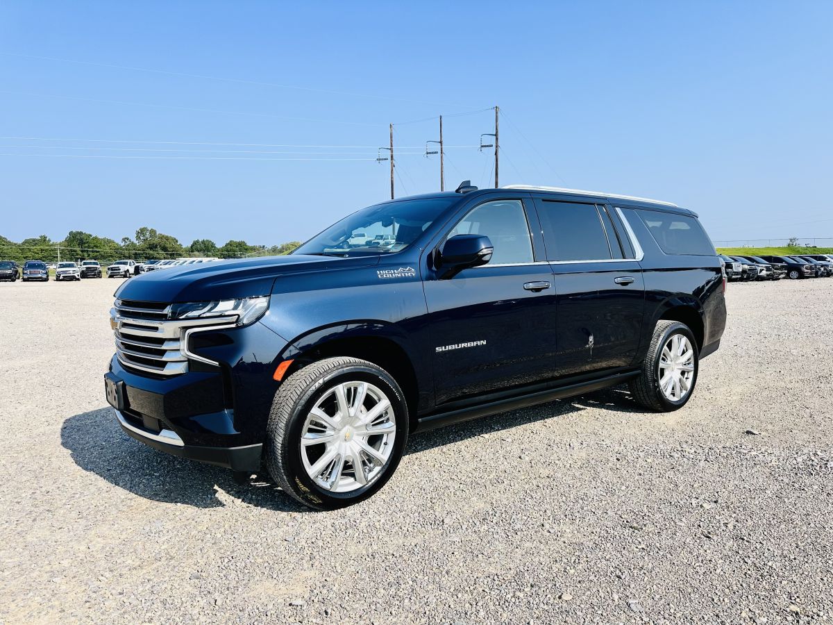 2021 Chevrolet Suburban High Country 4X4 - 6.2L V8 — photo 1 of 18
