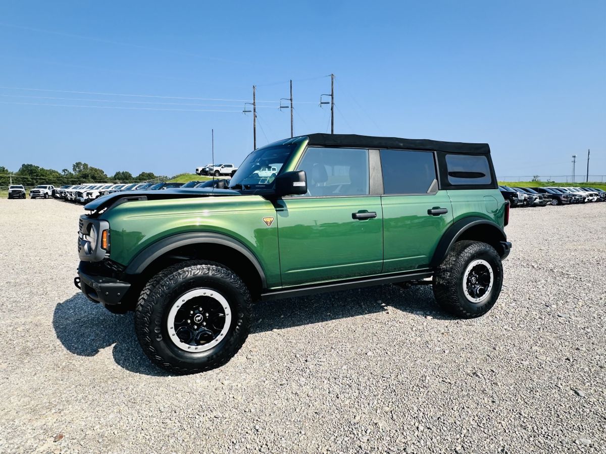 2022 Ford Bronco Badlands Sasquatch 4X4 - 2.7L V6 — photo 1 of 18