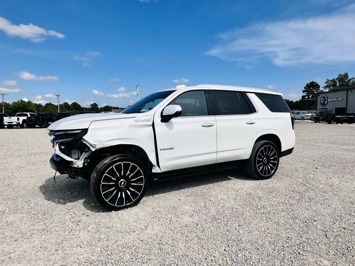 2025 Chevrolet Tahoe High Country 4x4 - 6.2L V8 — photo 1 of 19