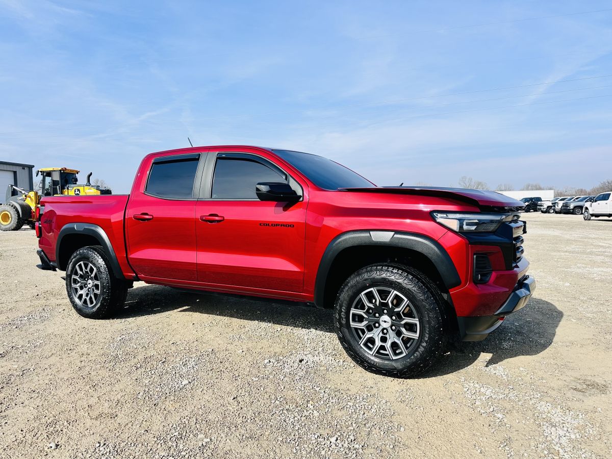 2023 Chevrolet Colorado Z71 4X4 - GOOD AIRBAGS — photo 1 of 21