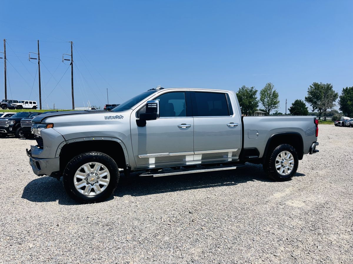 2024 Chevrolet Silverado 2500HD High Country 4X4 - DIESEL — photo 1 of 19