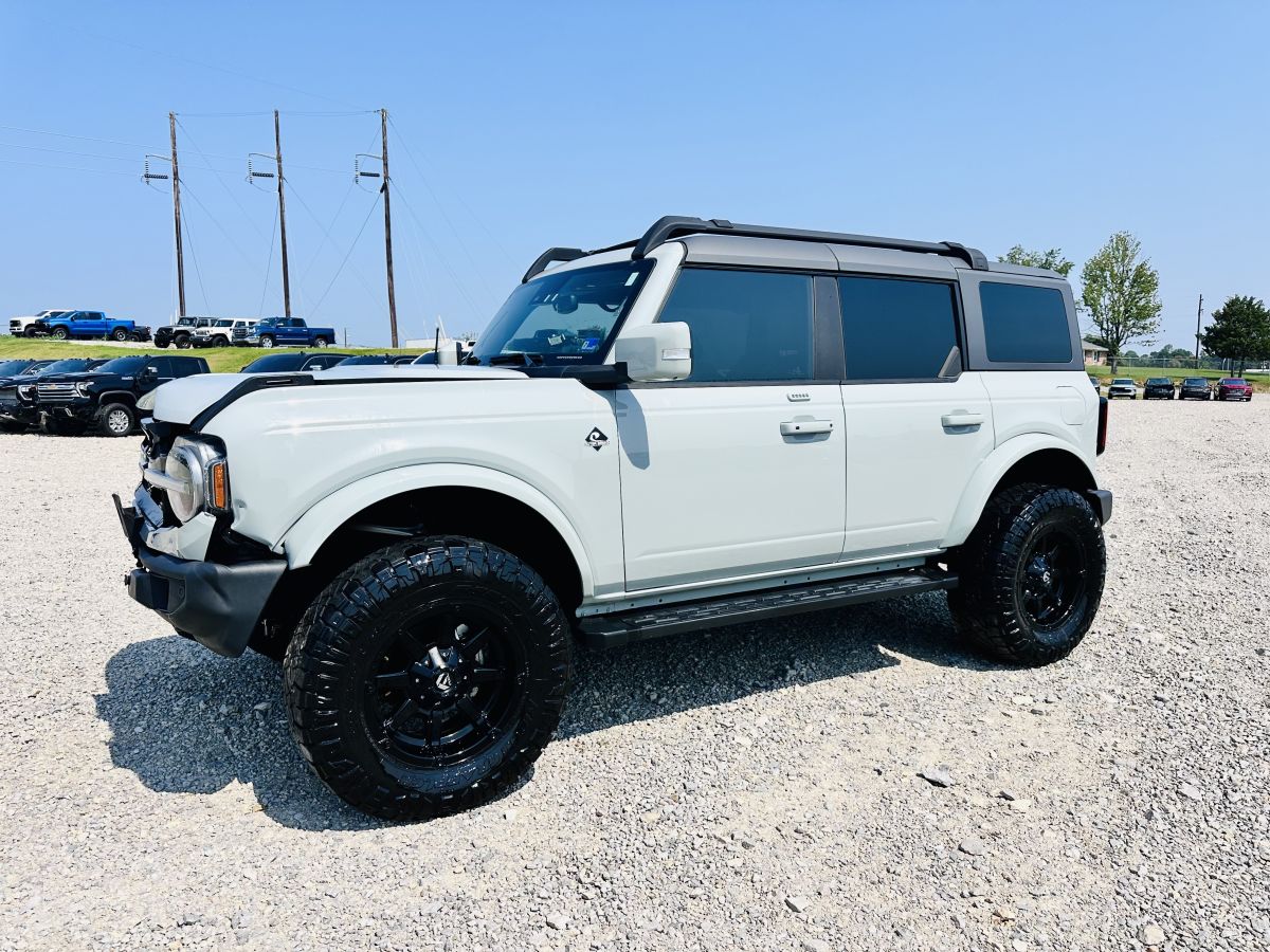 2022 Ford Bronco Outer Banks 4X4 - 2.7L V6 — photo 1 of 19