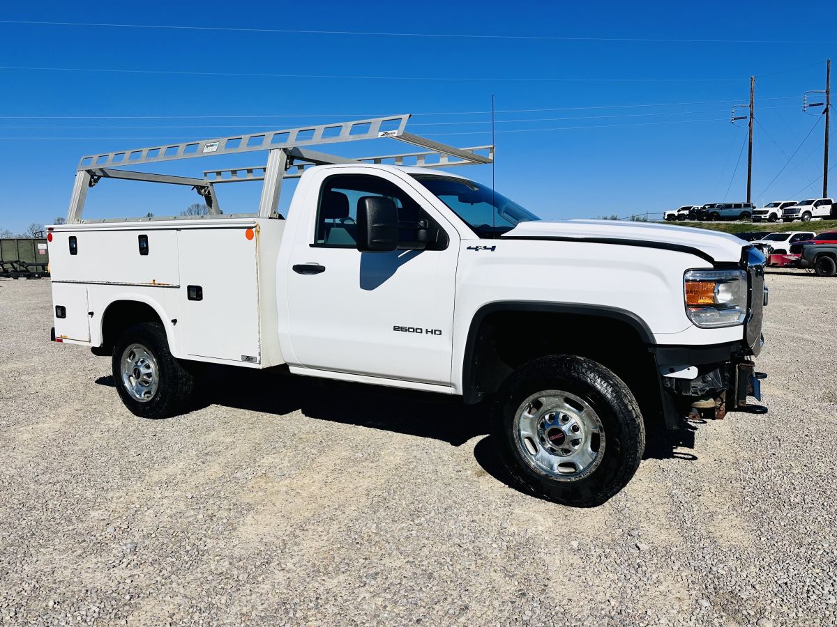 2018 GMC Sierra 2500HD 4X4 - SERVICE BODY — photo 1 of 19