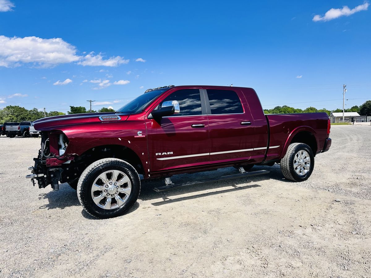 2022 RAM 2500 Limited 4X4 Diesel - GOOD AIRBAGS — photo 1 of 26