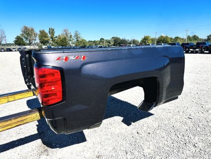 2015 Silverado 2500HD 6.6' BED/LIGHTS