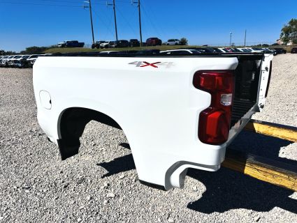 2020 SILVERADO 1500 5'9 BED AND LIGHTS